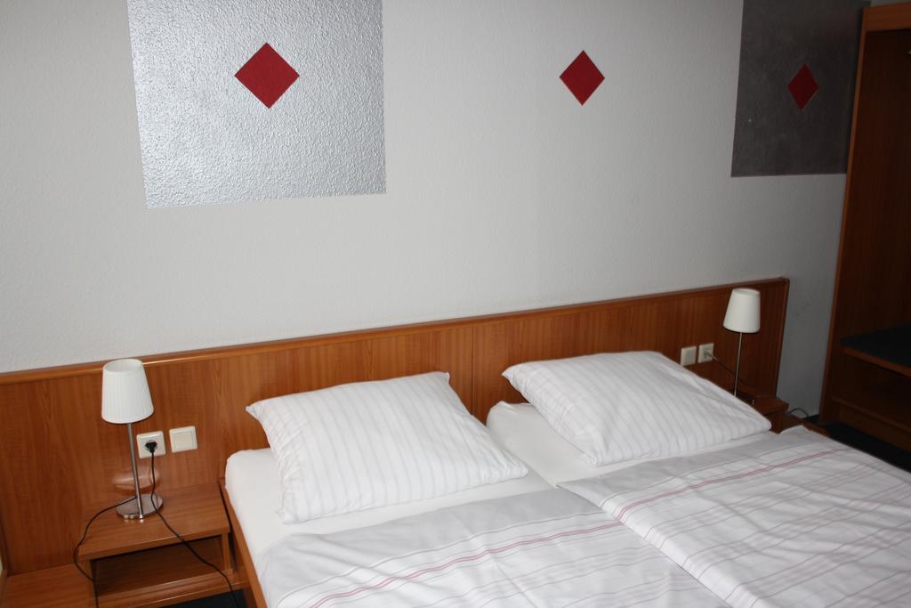 Energie17 Hotel Sarstedt Buitenkant foto