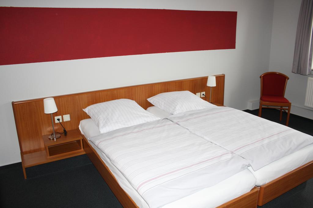 Energie17 Hotel Sarstedt Buitenkant foto